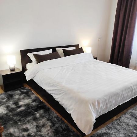 Comfortable Apartments In Centre With 3 Bedrooms รีฟเน ภายนอก รูปภาพ