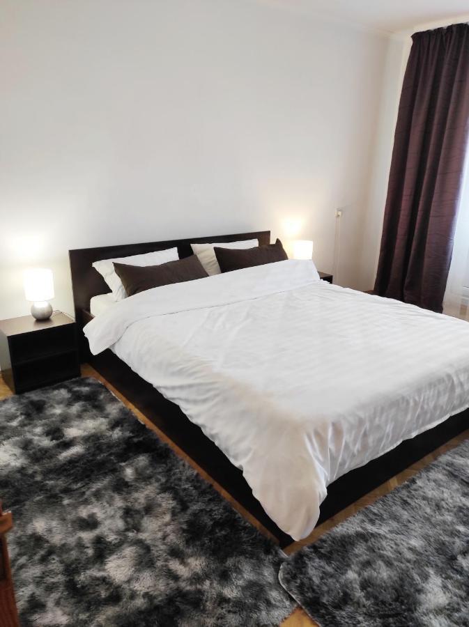 Comfortable Apartments In Centre With 3 Bedrooms รีฟเน ภายนอก รูปภาพ
